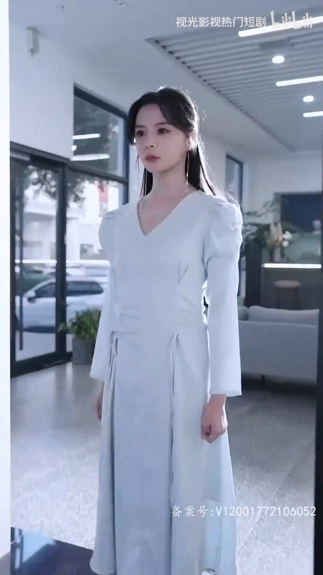 重生后她轉(zhuǎn)身投入死對頭的懷抱第03集